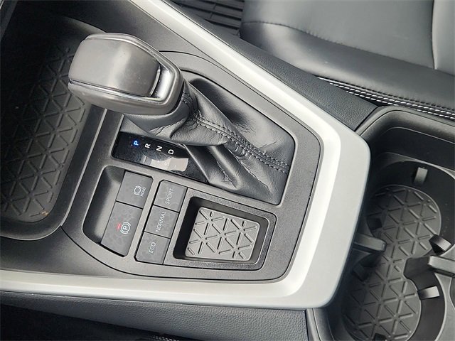 Used 2023 Toyota RAV4 XLE Premium image 15