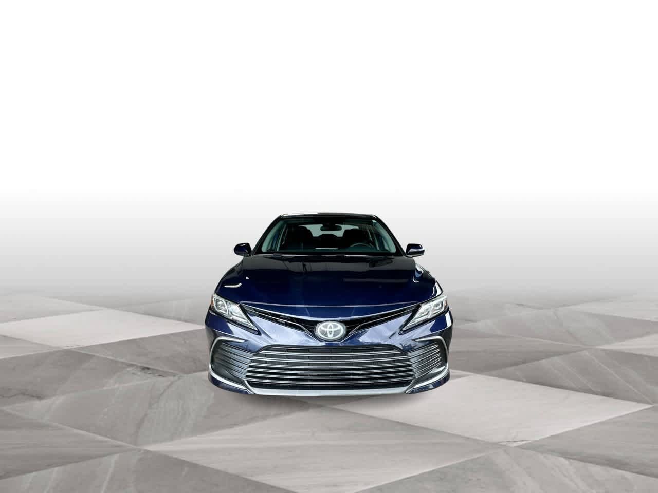 Used 2021 Toyota Camry LE FWD image 3