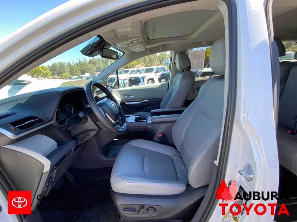 Certified 2023 Toyota Sienna XLE FWD image 34