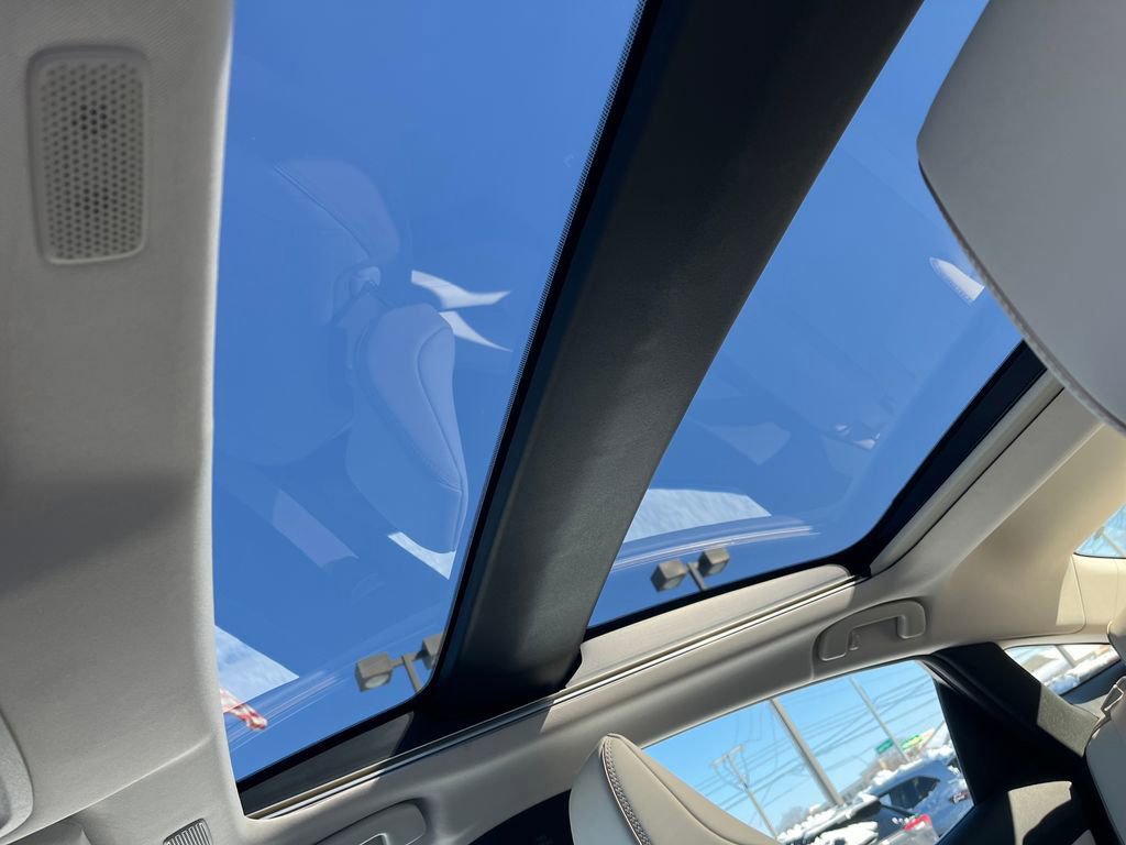 Certified 2025 Toyota Crown Limited image 22