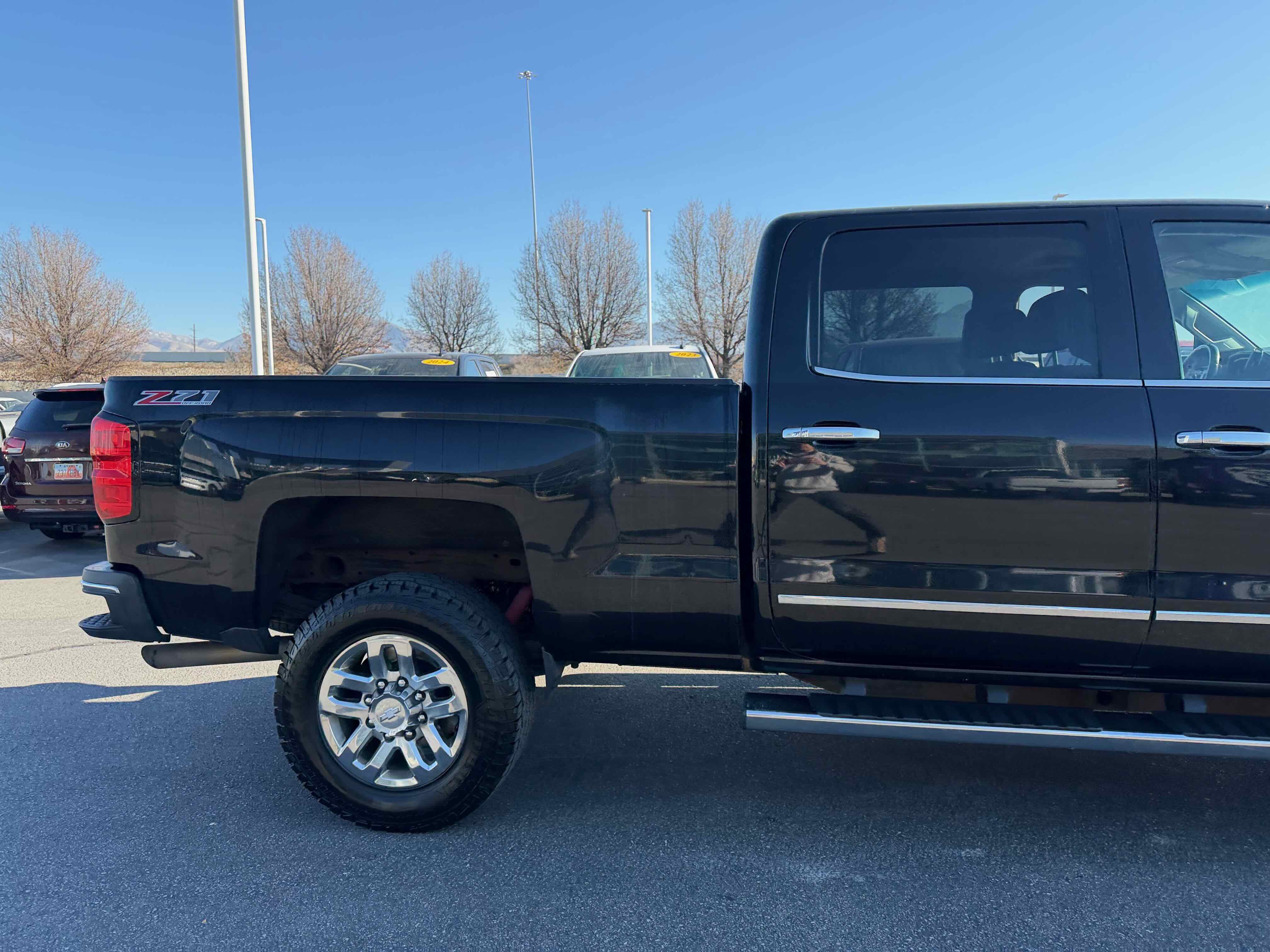 Used 2015 Chevrolet Silverado 2500 LTZ w/ LTZ Plus Package image 8