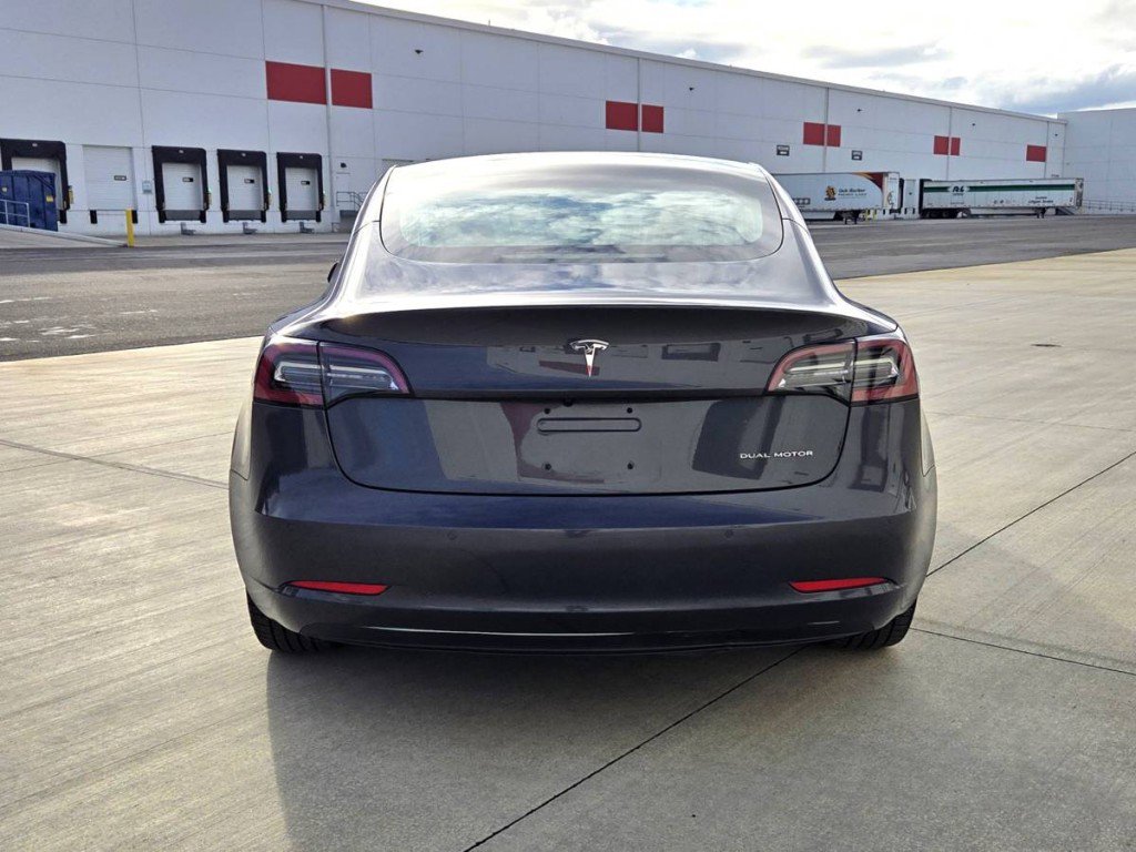 Used 2018 Tesla Model 3 Long Range image 6