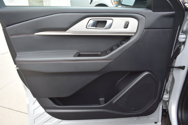 Used 2026 Ford Explorer Active w/ Active Comfort Package AWD/4WD image 19