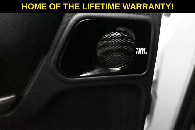 Used 2025 Toyota 4Runner Limited AWD/4WD image 32