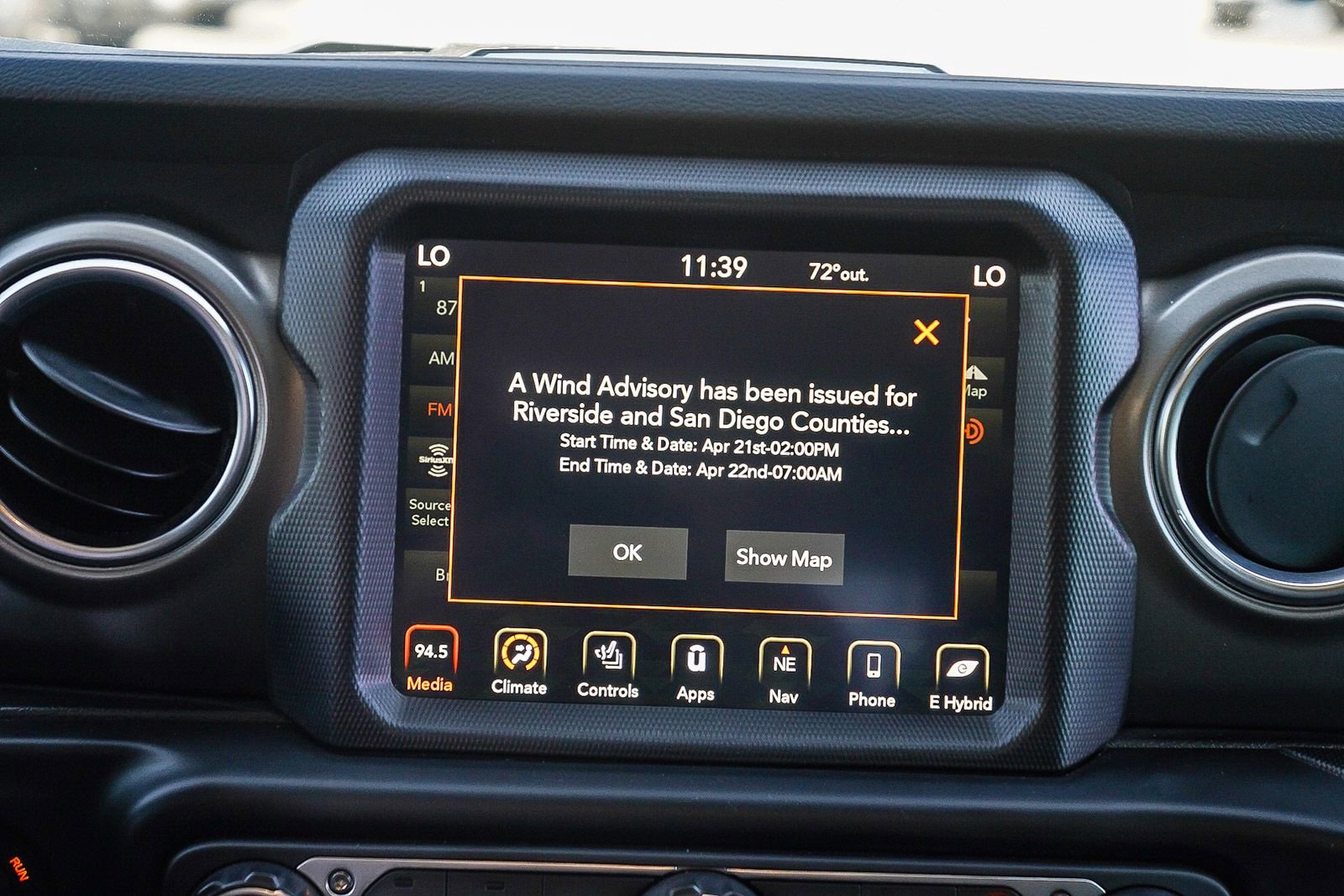 Used 2023 Jeep Wrangler Unlimited Rubicon 4xe w/ Cold Weather Group AWD/4WD image 14