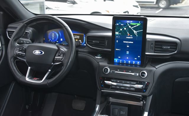 Used 2020 Ford Explorer ST w/ ST Street Pack image 2