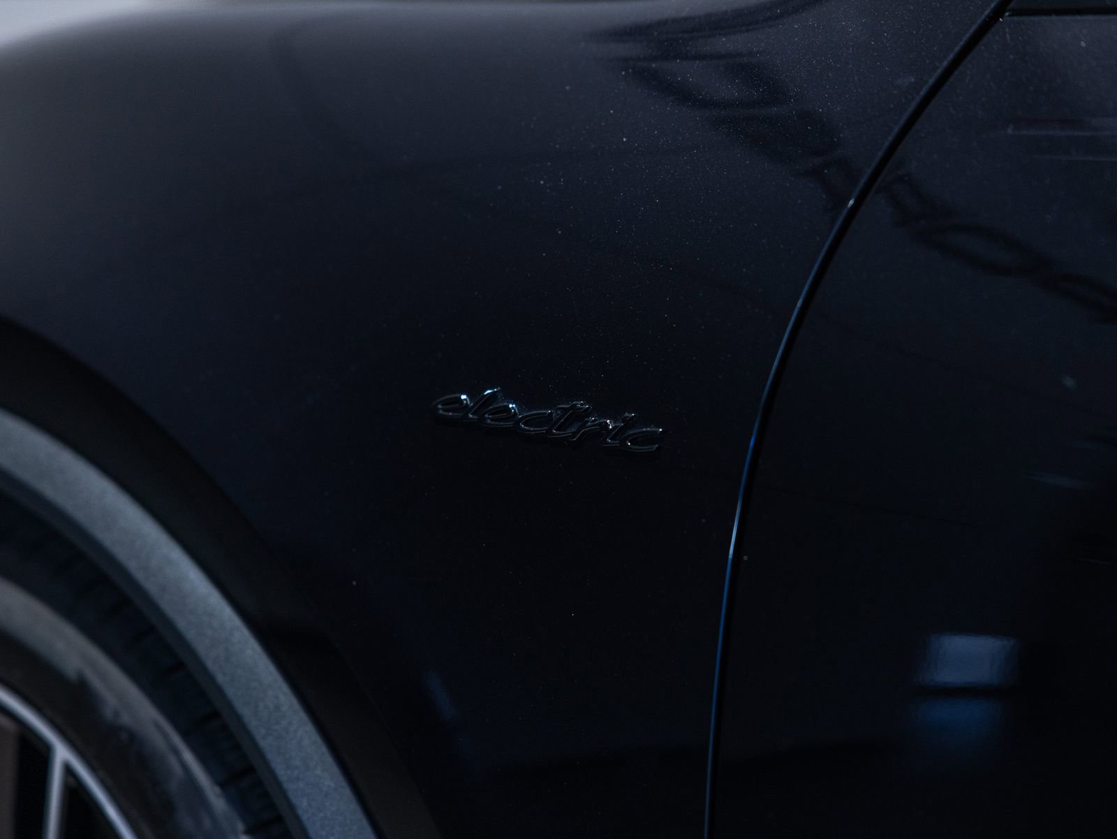 Certified 2025 Porsche Macan Electric image 23