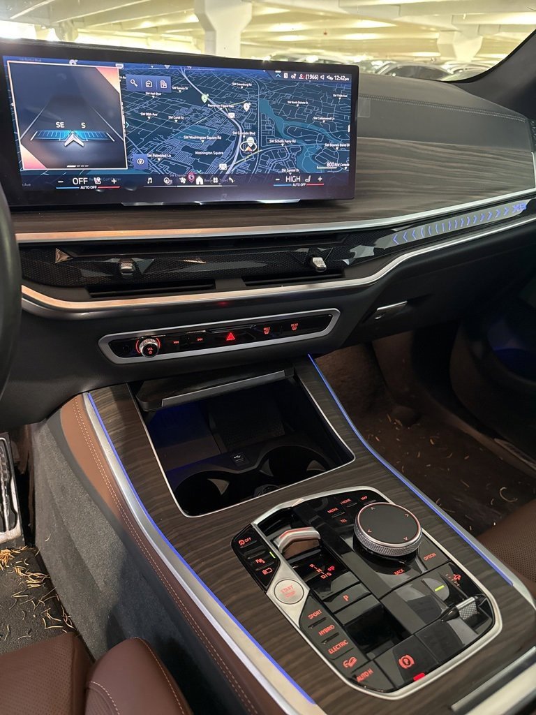 Used 2024 BMW X5 xDrive50e w/ M Sport Package image 11