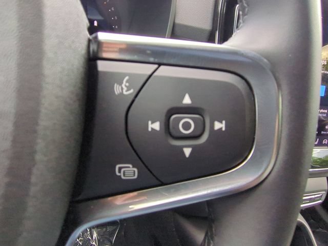 Used 2024 Volvo XC40 B5 Core AWD/4WD image 19