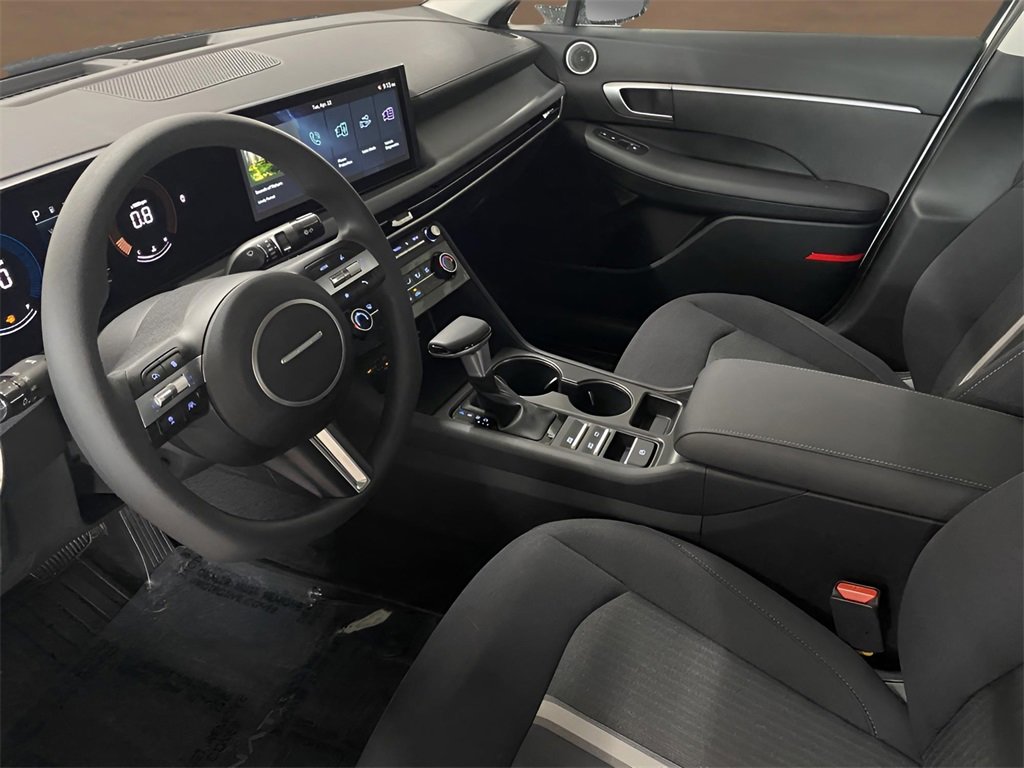 Used 2025 Hyundai Sonata SE image 11