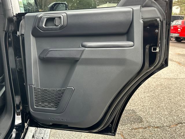 New 2025 Ford Bronco Outer Banks AWD/4WD image 16