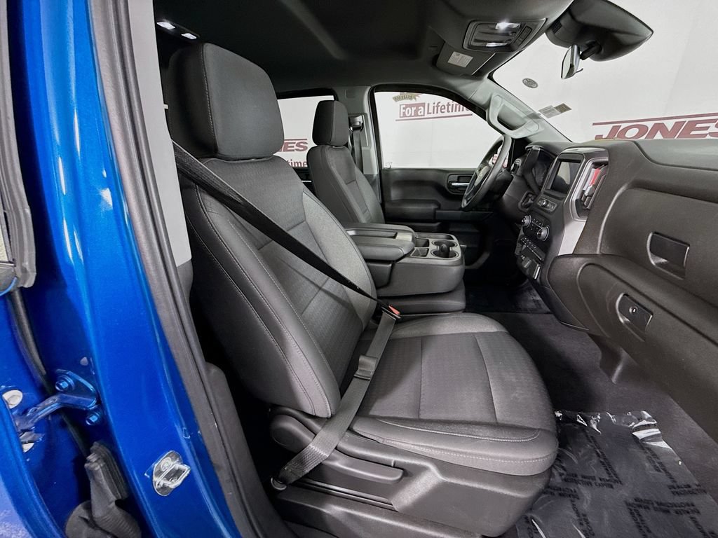 Used 2022 Chevrolet Silverado 1500 Custom w/ LPO, Dark Essentials Package AWD/4WD image 28