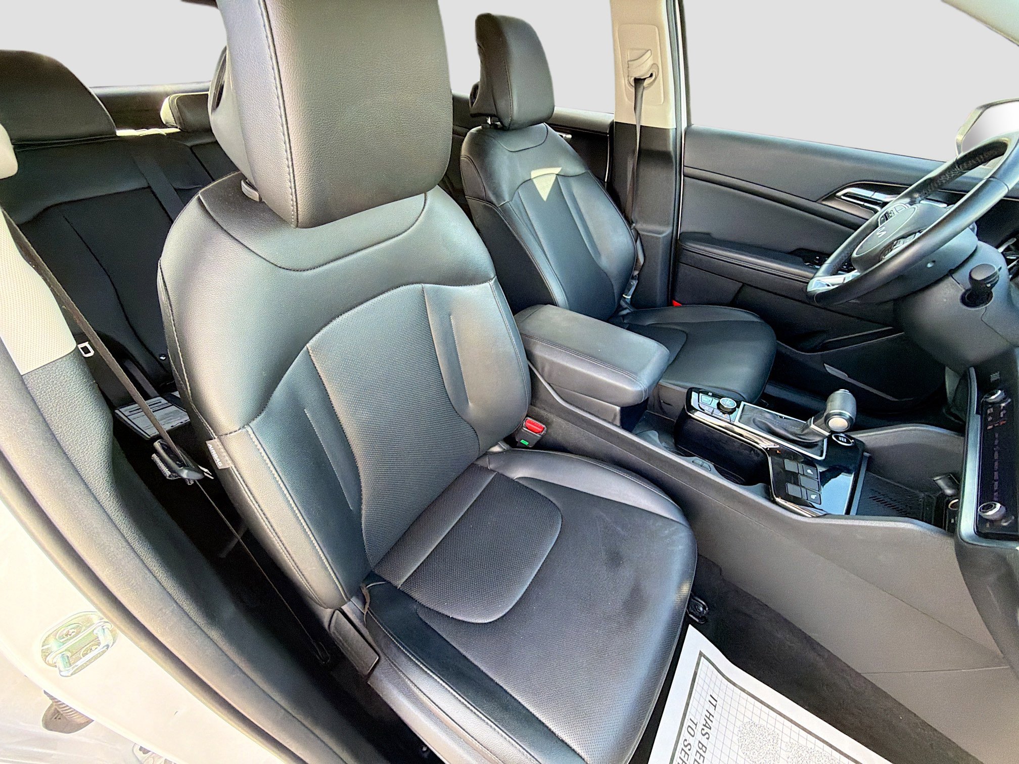 Used 2024 Kia Sportage EX FWD image 14