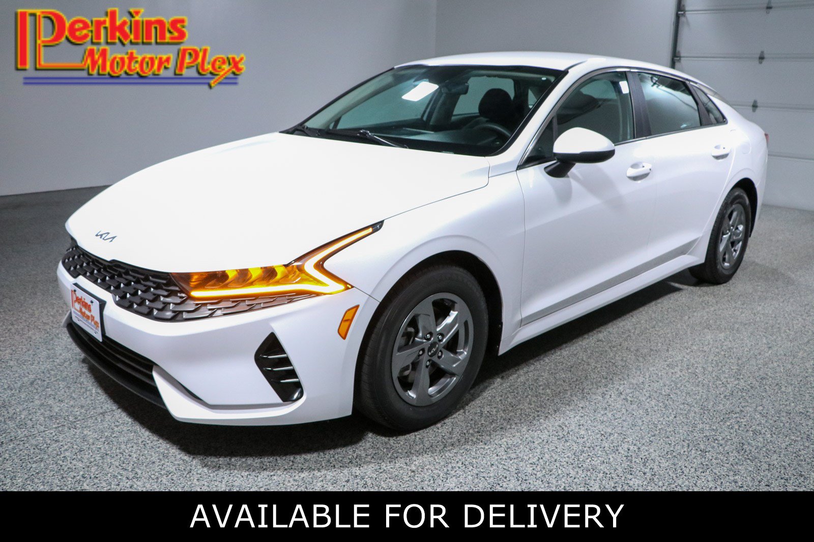Used 2023 Kia K5 LXS FWD image 1