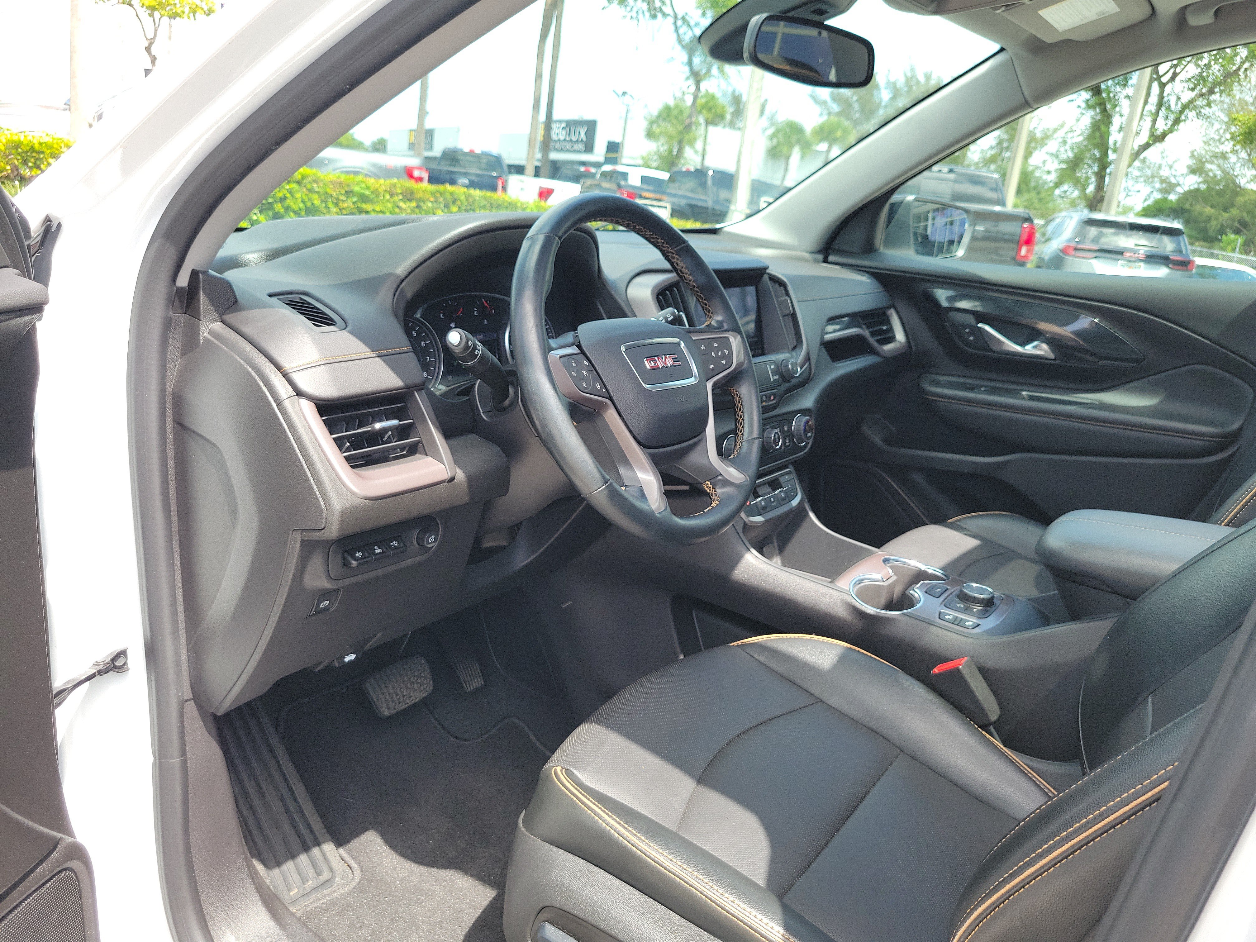 Used 2024 GMC Terrain AT4 AWD/4WD image 9