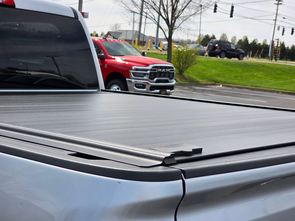 Used 2018 GMC Sierra 1500 SLT w/ SLT Premium Package image 9