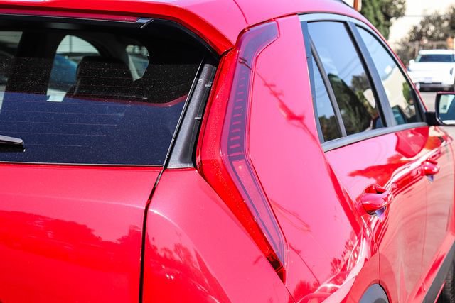 Used 2025 Kia Niro EX FWD image 10
