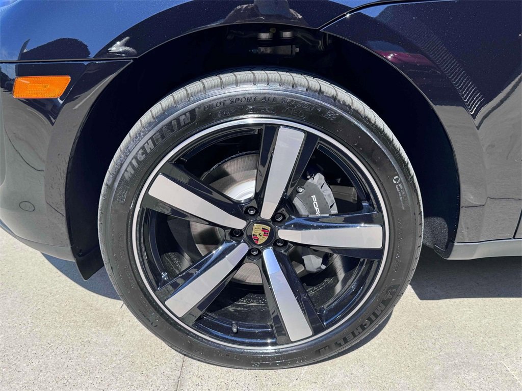 New 2025 Porsche Macan image 11