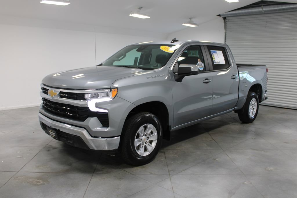Used 2025 Chevrolet Silverado 1500 LT image 4