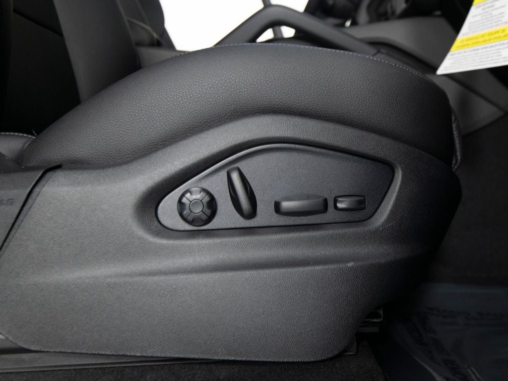 New 2026 Porsche Cayenne E-Hybrid AWD/4WD image 36