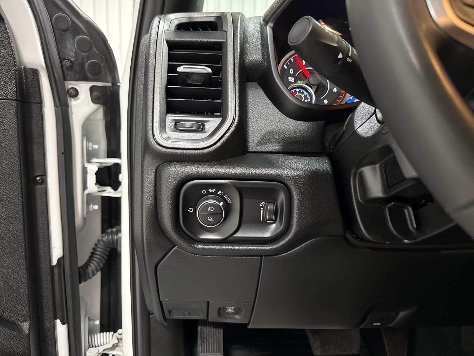 Used 2025 RAM 3500 Tradesman AWD/4WD image 18