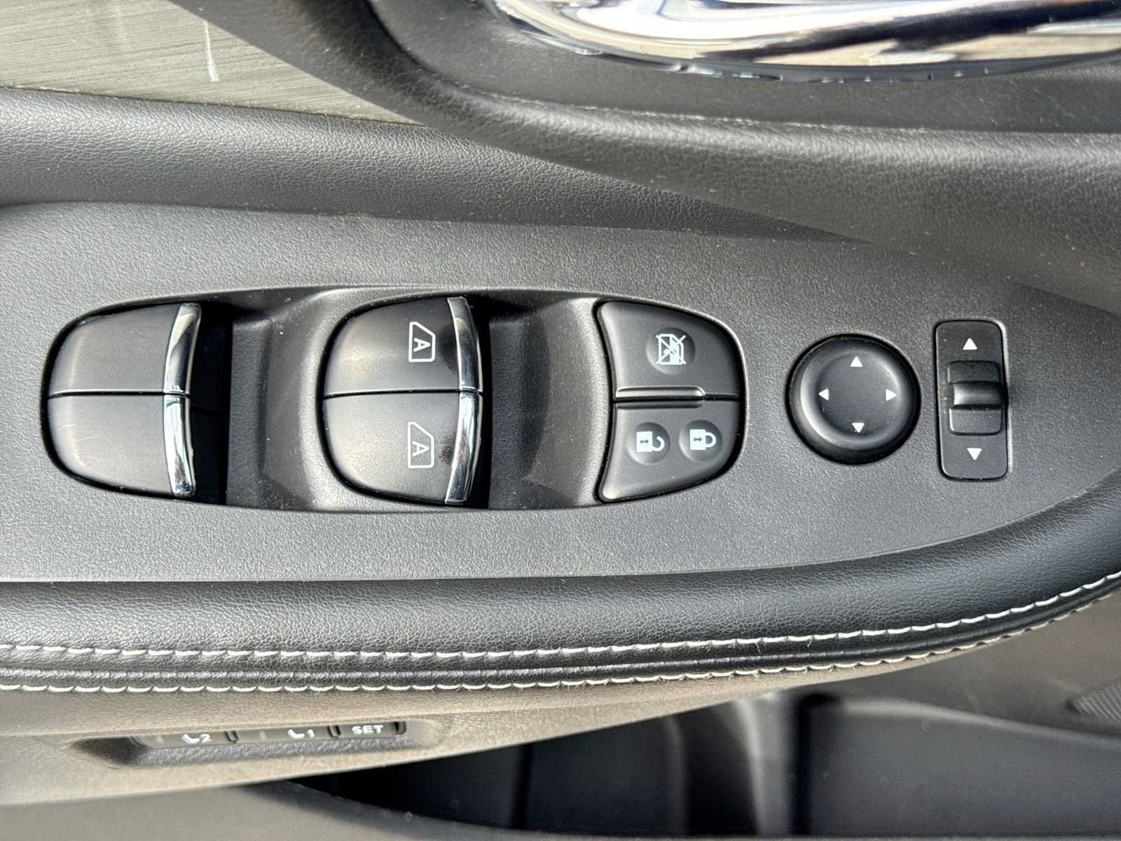 Used 2017 Nissan Murano Platinum AWD/4WD image 16