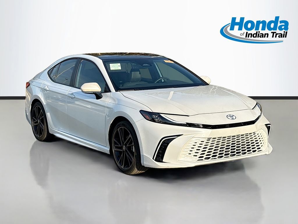 Used 2025 Toyota Camry XSE image 1