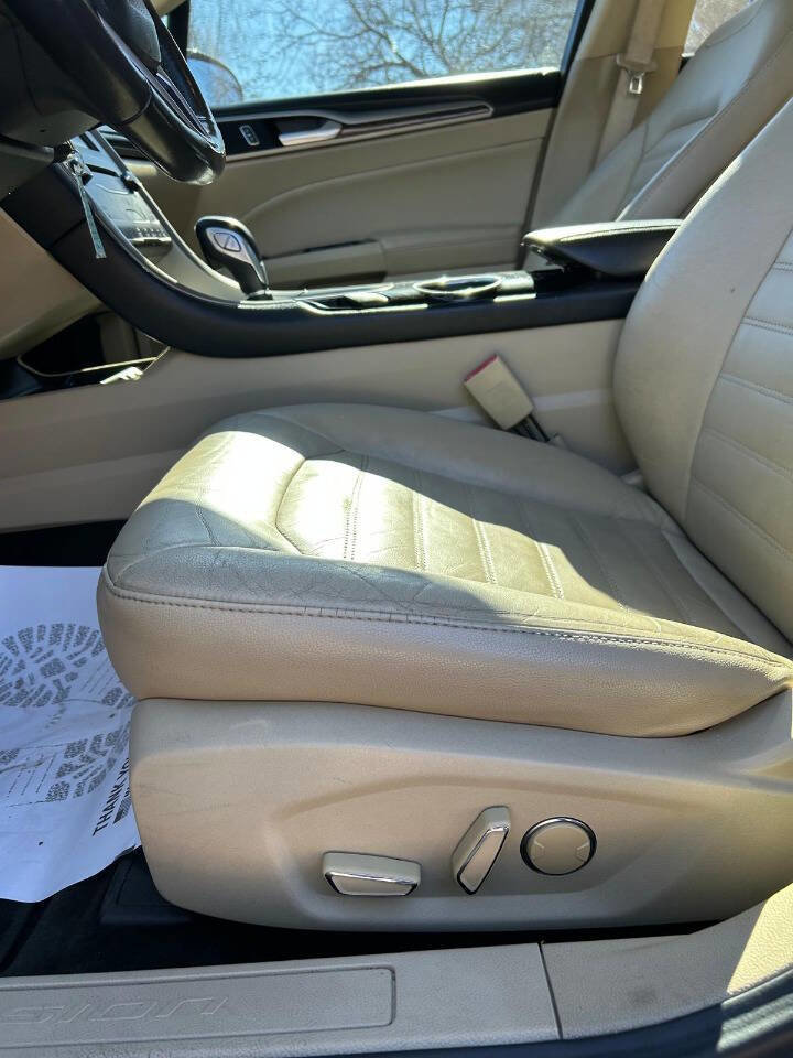 Used 2013 Ford Fusion SE image 19