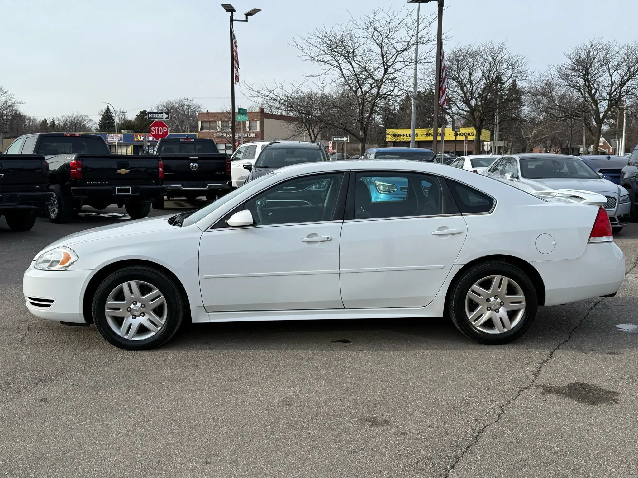 Used 2016 Chevrolet Impala LT FWD image 8