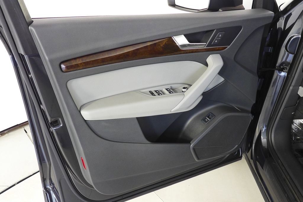 Used 2019 Audi Q5 2.0T Premium AWD/4WD image 11