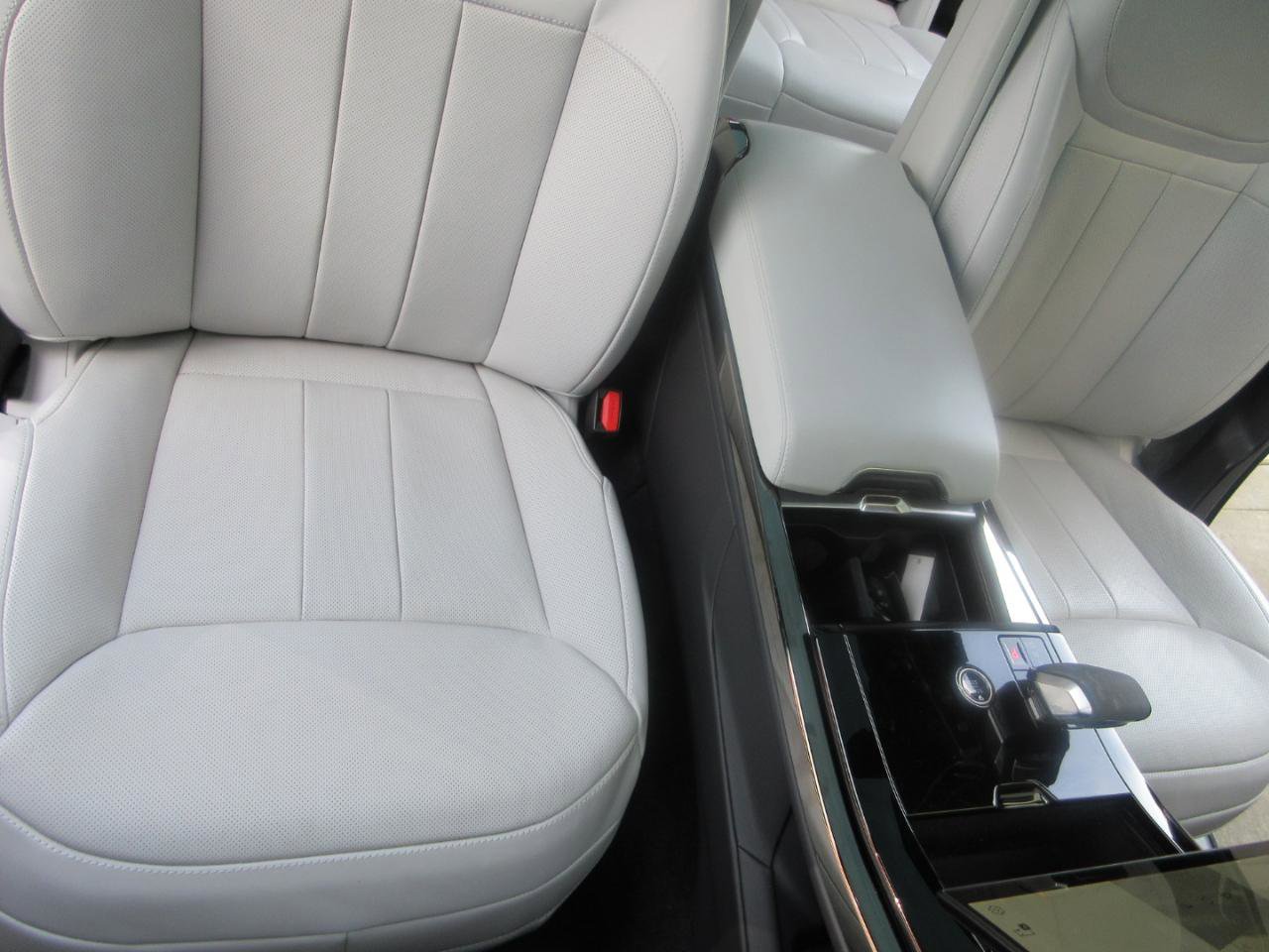 Used 2024 Land Rover Range Rover Sport SE image 78