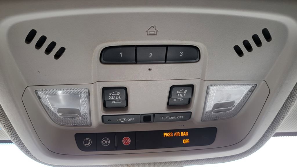 Used 2020 Chevrolet Traverse Premier w/ LPO, Floor Liner Package FWD image 40