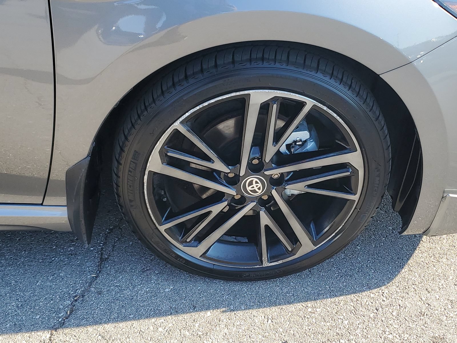Used 2025 Toyota Camry XSE FWD image 6