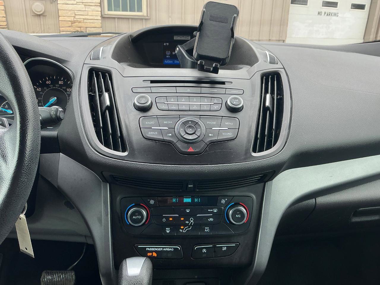 Used 2017 Ford Escape SE image 19