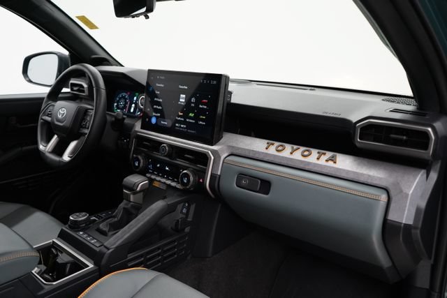 Used 2025 Toyota 4Runner Trailhunter AWD/4WD image 60