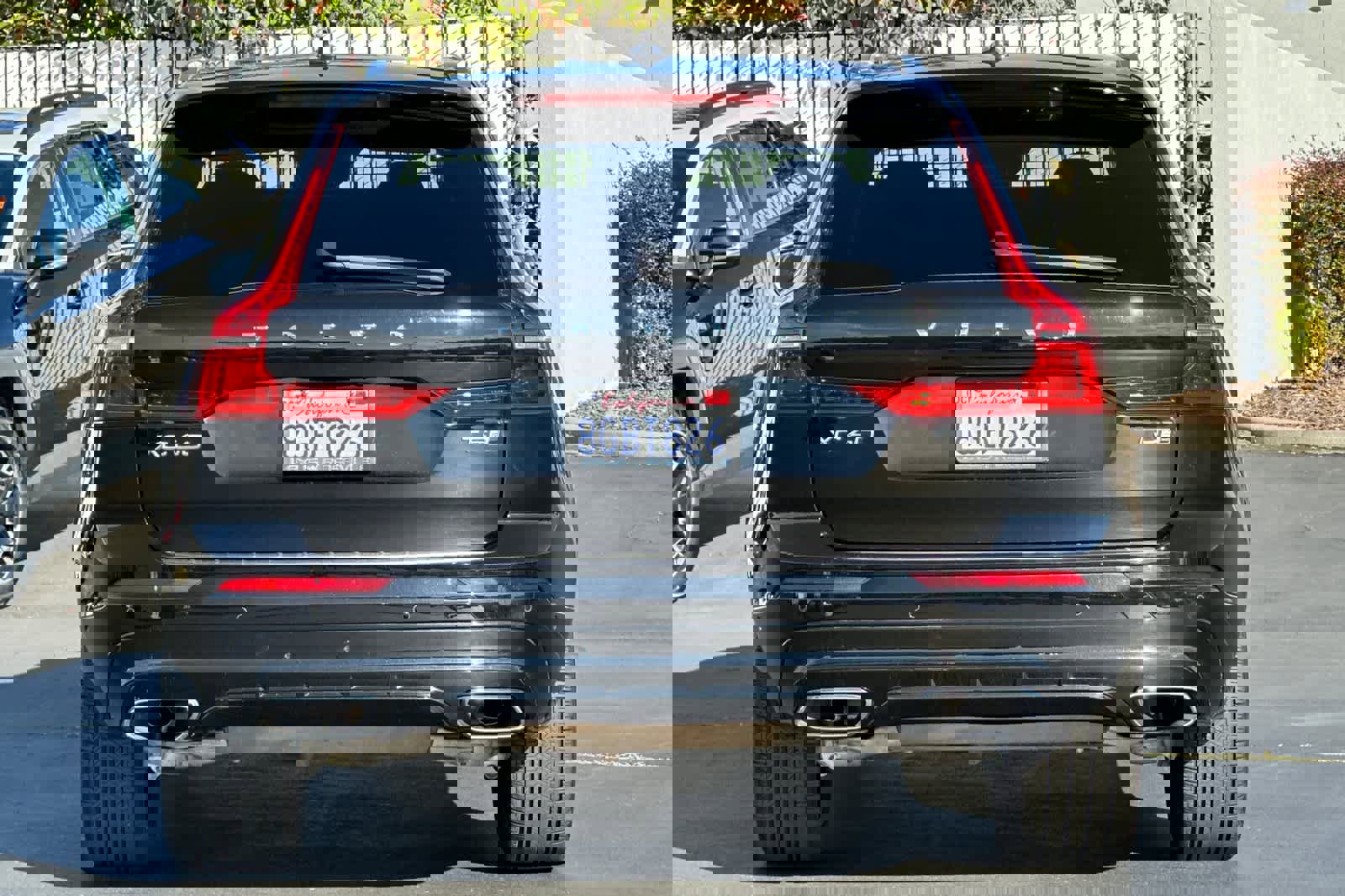 Used 2019 Volvo XC60 T5 R-Design image 8