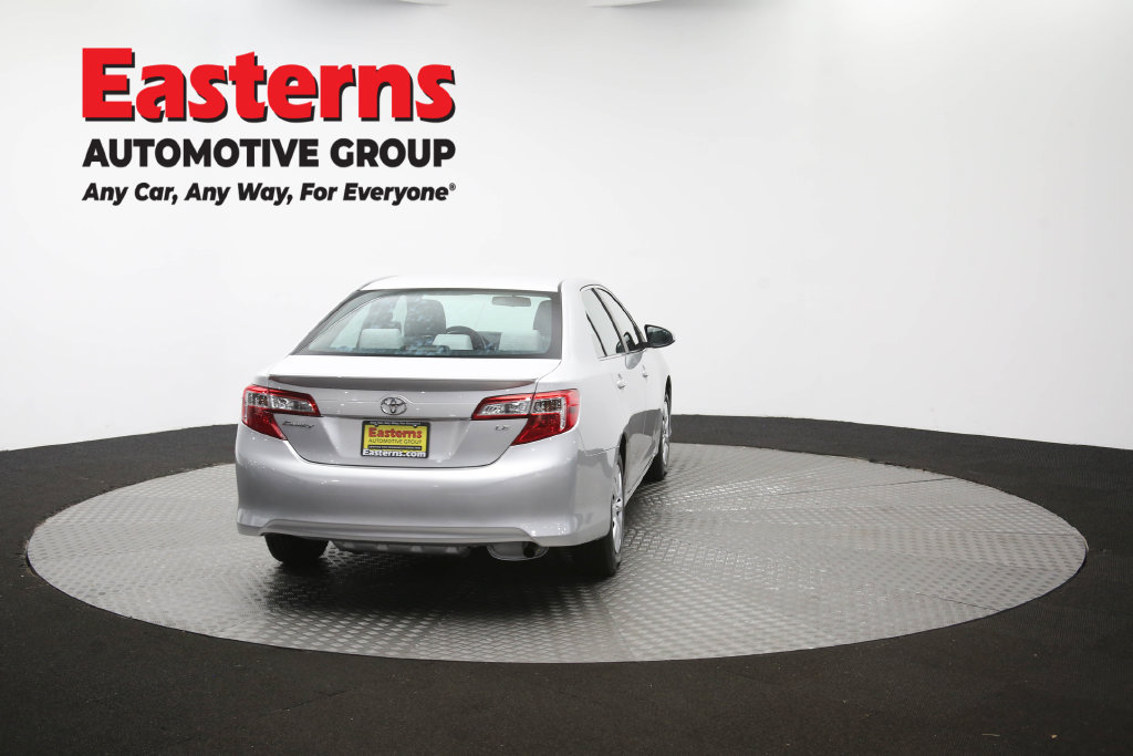 Used 2014 Toyota Camry LE FWD image 39