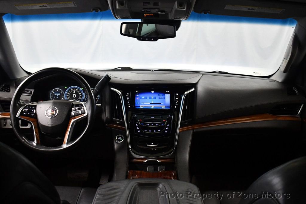 Used 2015 Cadillac Escalade Premium image 31