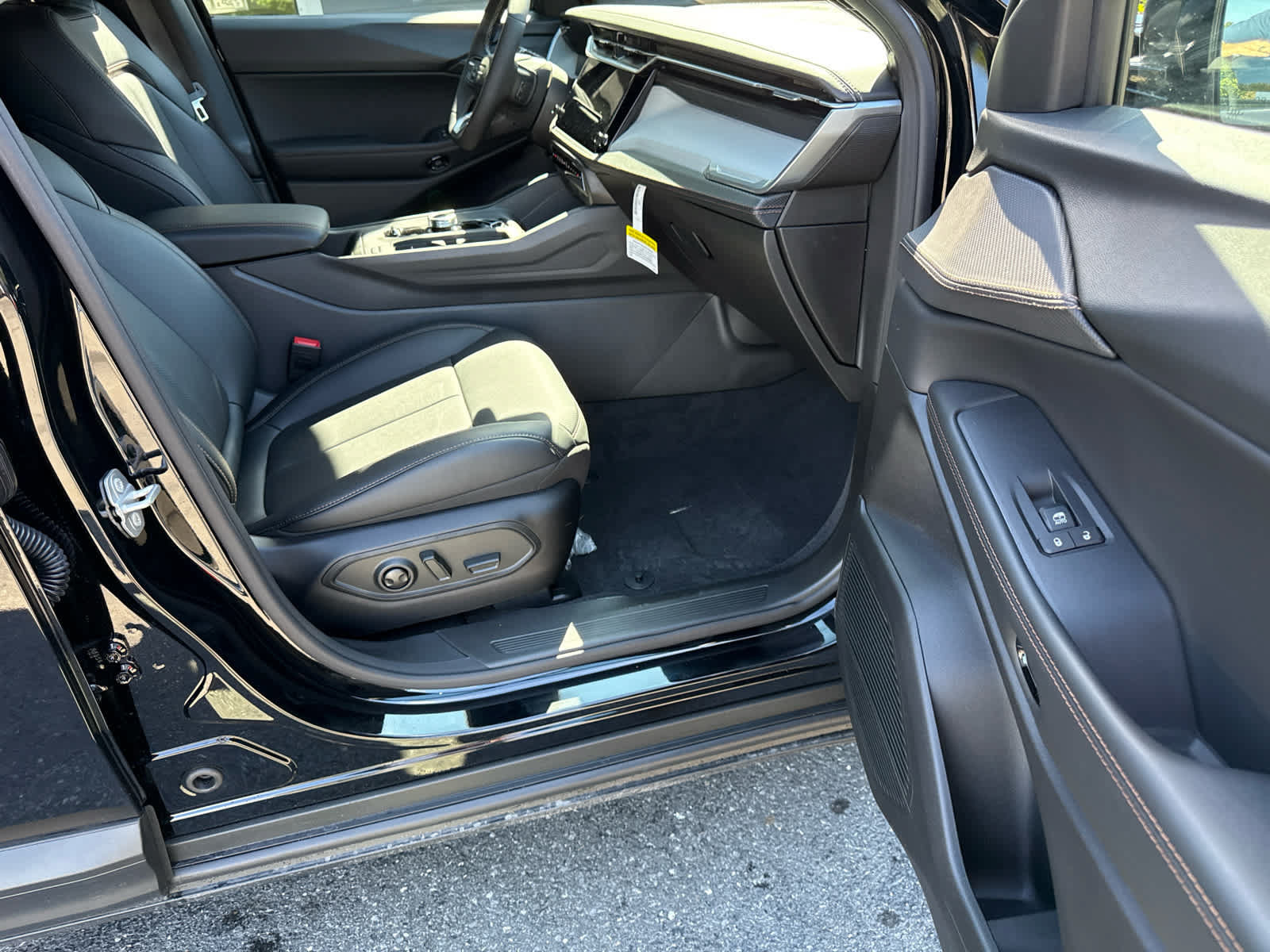 New 2026 Jeep Cherokee Limited AWD/4WD image 16