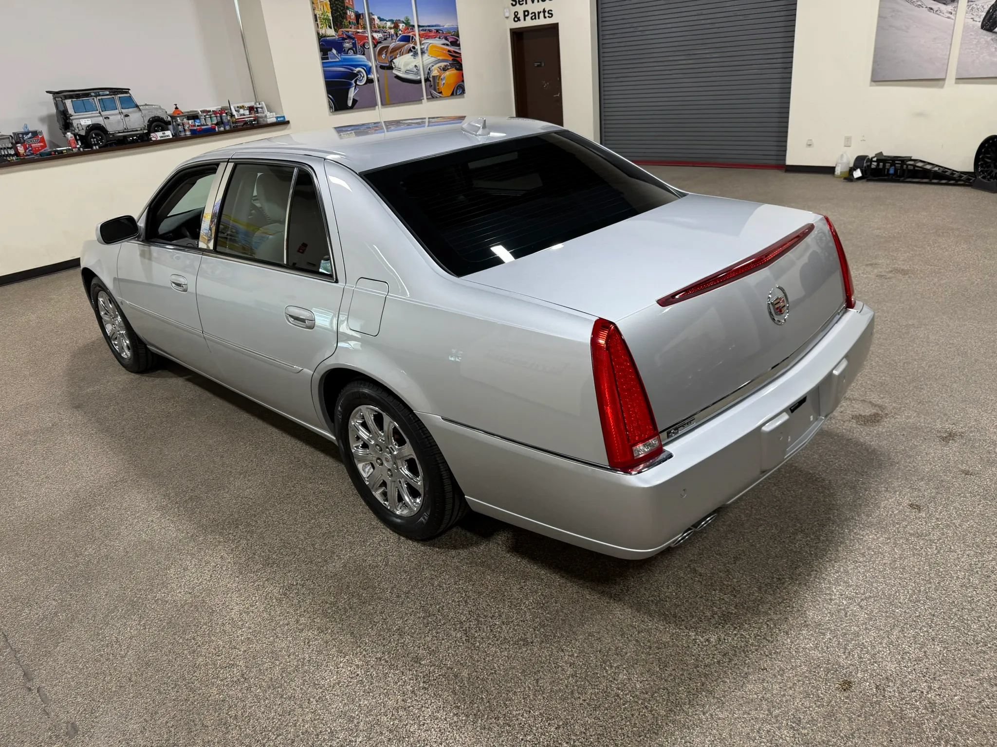 Used 2009 Cadillac DTS w/ Trunk Convenience Package FWD image 19