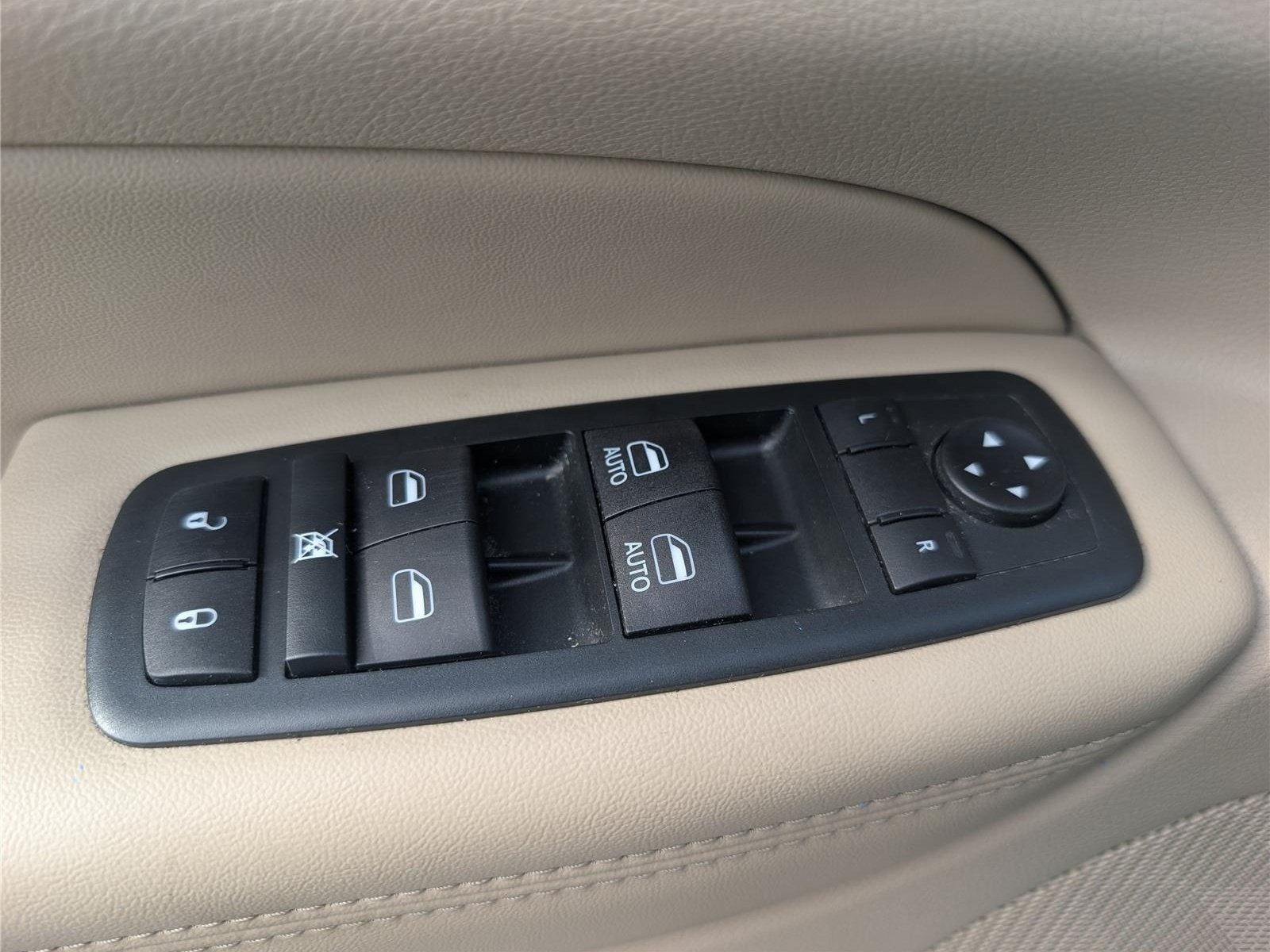 Used 2021 Jeep Grand Cherokee Laredo AWD/4WD image 20