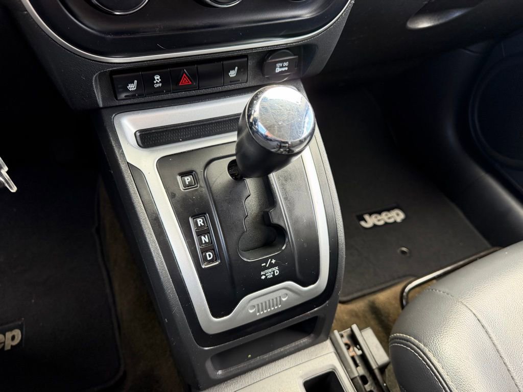 Used 2016 Jeep Compass Latitude image 23