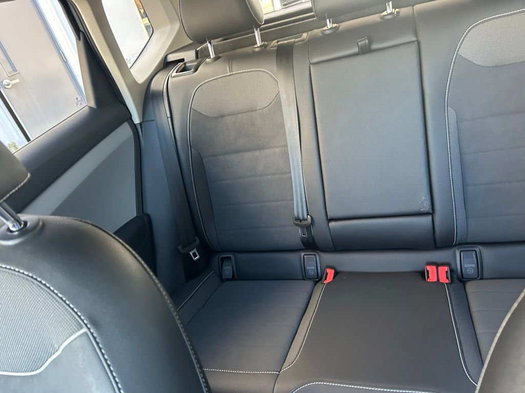 Used 2023 Volkswagen Taos SE image 12