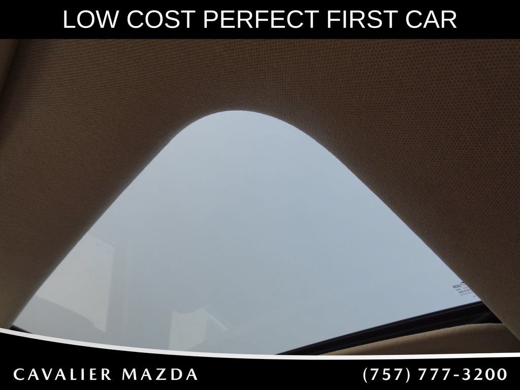 Used 2022 Hyundai Accent Limited FWD image 9