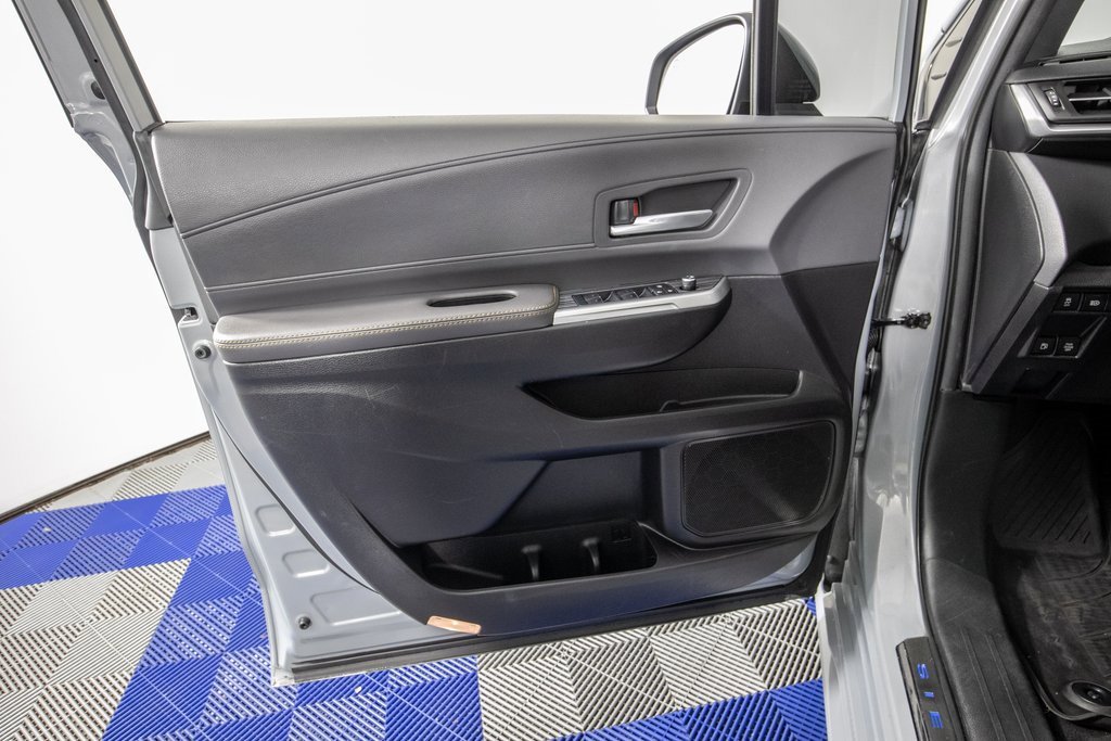 Used 2024 Toyota Sienna XLE Woodland Edition image 14