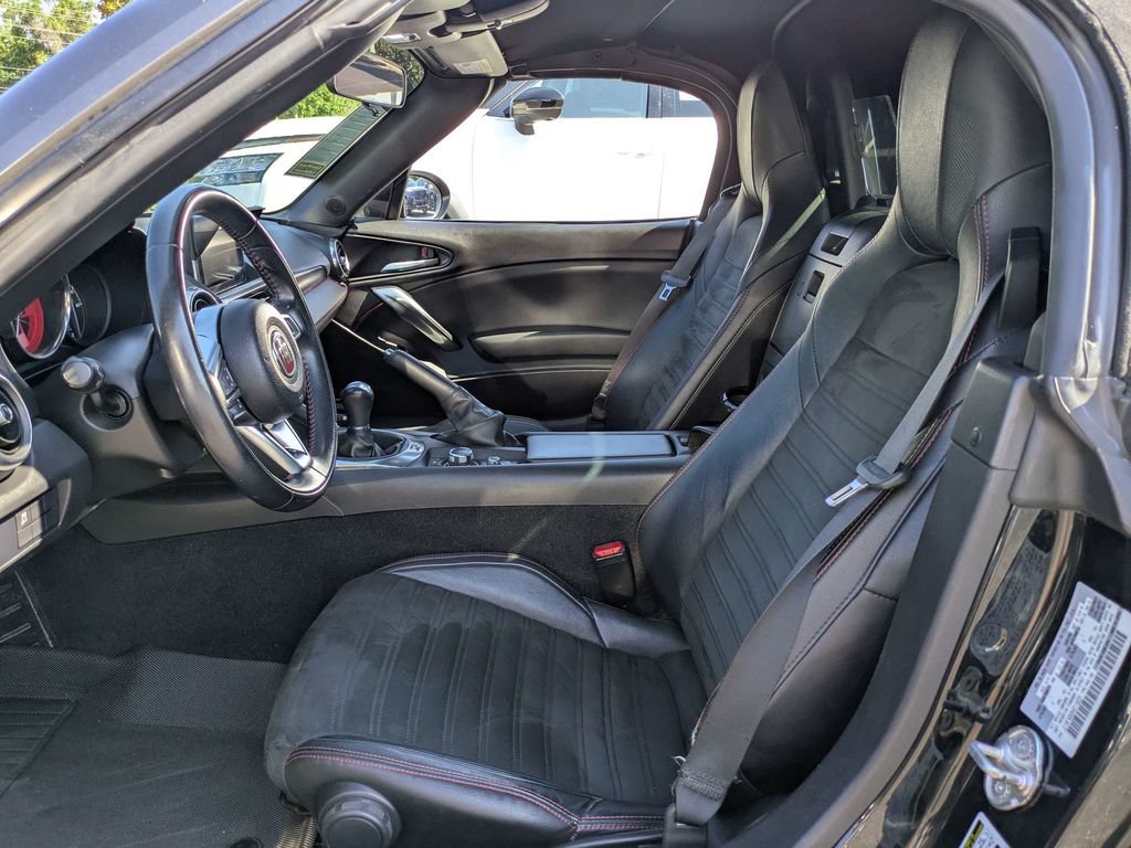 Used 2017 FIAT 124 Spider Abarth RWD image 23