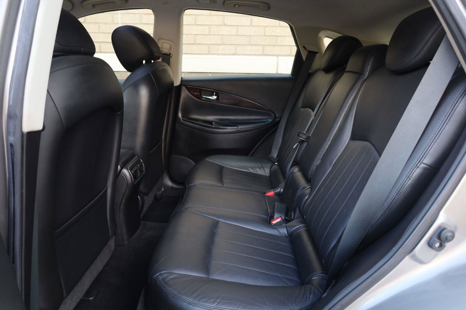 Used 2010 INFINITI EX35 Journey RWD image 22