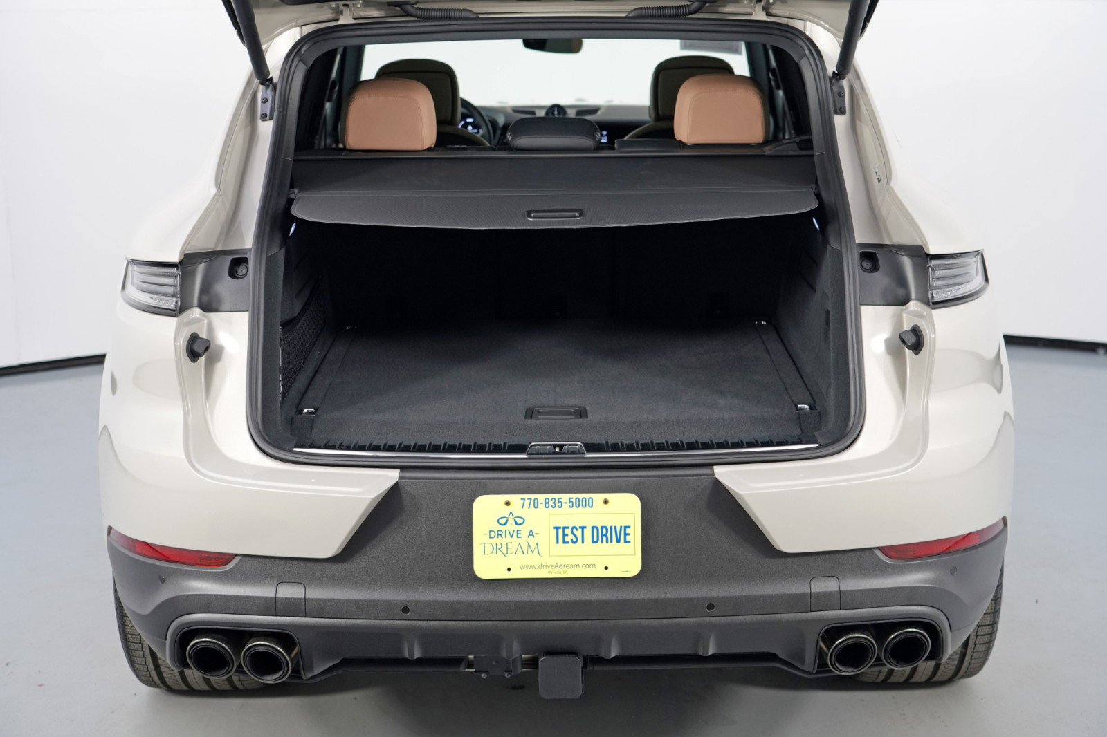 Used 2025 Porsche Cayenne E-Hybrid image 10