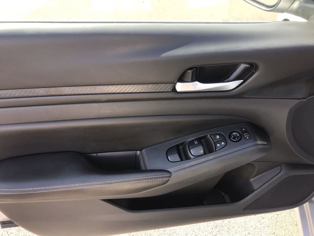 Used 2024 Nissan Altima 2.5 SV image 13