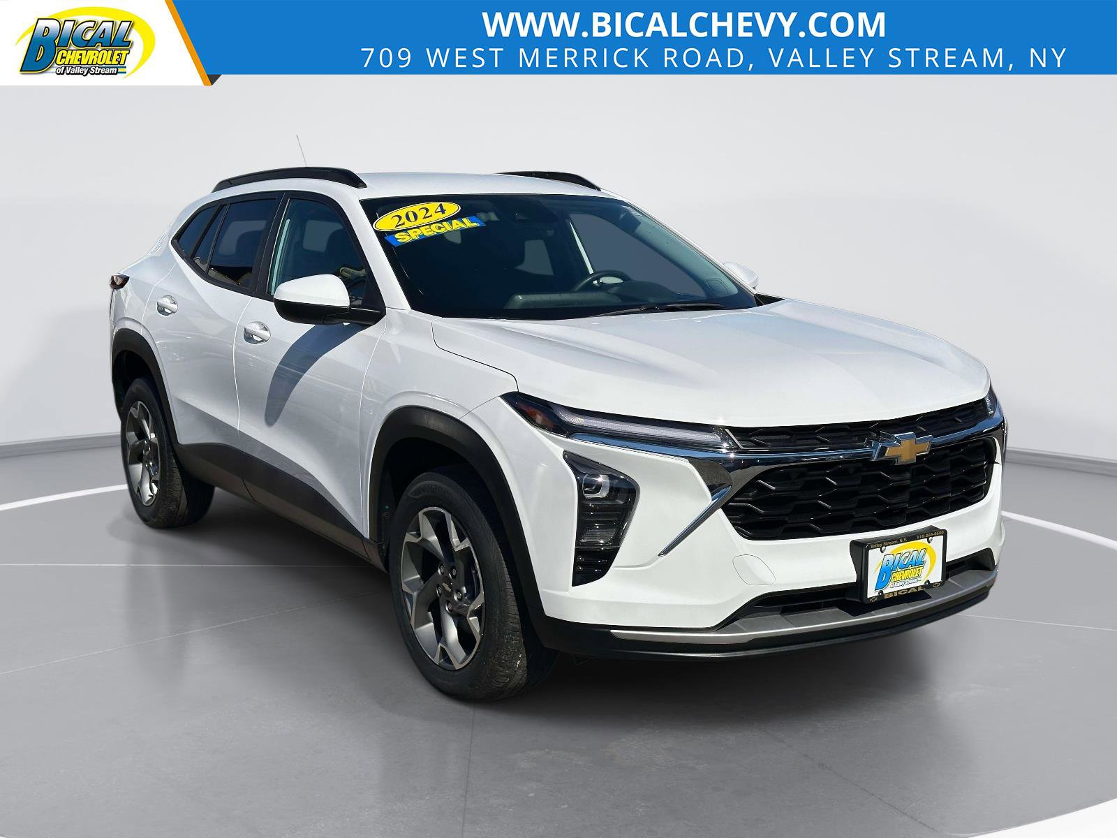 Used 2024 Chevrolet Trax LT w/ Driver Confidence Package